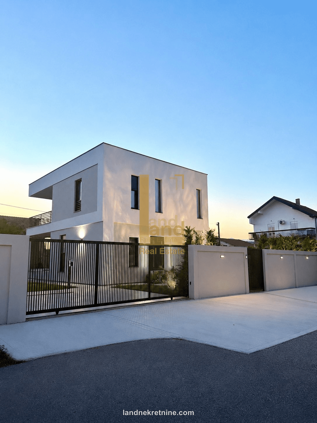 Prodaja, Trosobna kuća, 225m2, Gornja Gorica, Podgorica